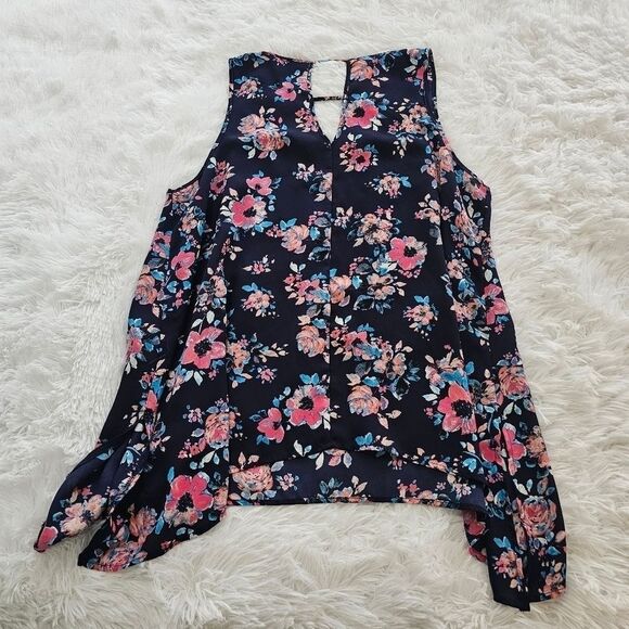 Charming Charlie sharkbite hem open back blouse XL - Picture 7 of 10